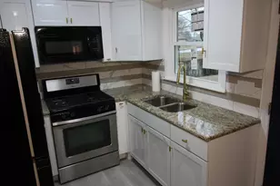 915 Hoban Ave, Rockford, IL 61101 - Photo 9