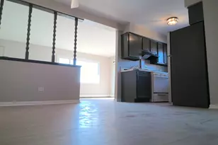 8800 W 76th Pl, Justice, IL 60458 - Photo 3