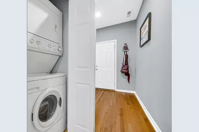 2945 W Belle Plaine Avenue #3E, Chicago, IL 60618 - Photo 15