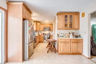 319 Jewel Ave, Saint Charles, IL 60174 - Photo 11