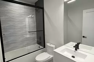 719 N Elizabeth St, Chicago, IL 60642 - Photo 13