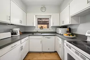 2437 Marcy Ave, Evanston, IL 60201 - Photo 19