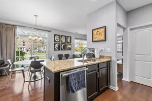 3648 Daisy Ln, Elgin, IL 60124 - Photo 9