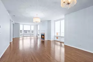 1329 E 61st St, Chicago, IL 60637 - Photo 3