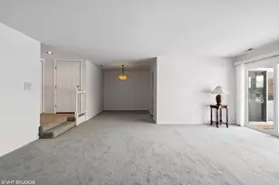 184 Brook Ln, Vernon Hills, IL 60061 - Photo 3