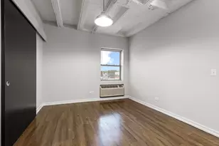 5718 N Winthrop Ave, Chicago, IL 60660 - Photo 3