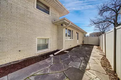 5000 Pratt Avenue, Skokie, IL 60077 - Photo 33