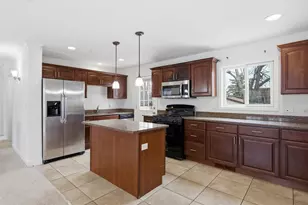 205 Fremont Ave, Romeoville, IL 60446 - Photo 5