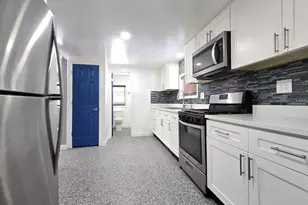 6N221 Virginia Rd, Roselle, IL 60172 - Photo 9