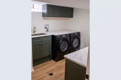 8537 W Sunnyside Avenue, Chicago, IL 60656 - Photo 13