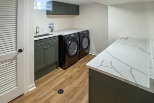 8537 W Sunnyside Ave, Chicago, IL 60656 - Photo 19