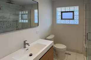 8537 W Sunnyside Ave, Chicago, IL 60656 - Photo 23