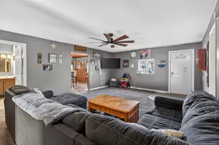 911 E Washington St, Morris, IL 60450 - Photo 7