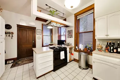 1322 W Barry Avenue, Chicago, IL 60657 - Photo 9