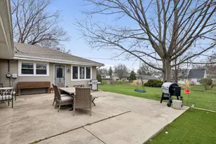 1335 S Villa Ave, Villa Park, IL 60181 - Photo 39