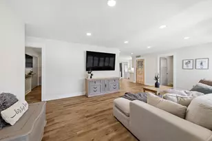 1335 S Villa Ave, Villa Park, IL 60181 - Photo 9