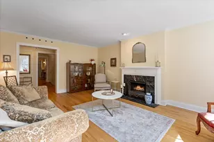 210 E Pearson St, Chicago, IL 60611 - Photo 3