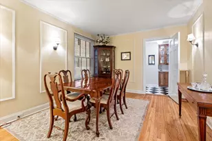 210 E Pearson St, Chicago, IL 60611 - Photo 5