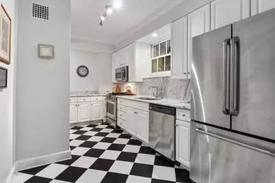 210 E Pearson Street #4C, Chicago, IL 60611 - Photo 7