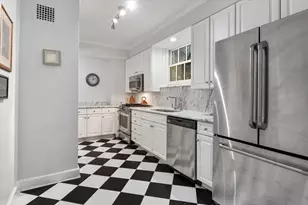 210 E Pearson St, Chicago, IL 60611 - Photo 7