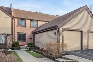1217 Franklin Ln, Buffalo Grove, IL 60089 - Photo 1