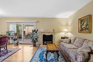 1217 Franklin Ln, Buffalo Grove, IL 60089 - Photo 3