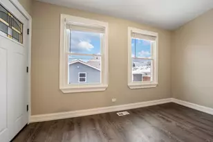 6243 W Byron St, Chicago, IL 60634 - Photo 13