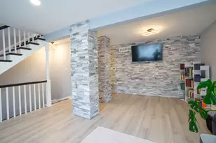 2226 Langdon Pl, Hoffman Estates, IL 60169 - Photo 5