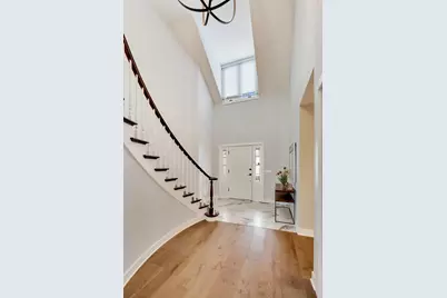 26 The Court Of Island Point, Northbrook, IL 60062 - Photo 3