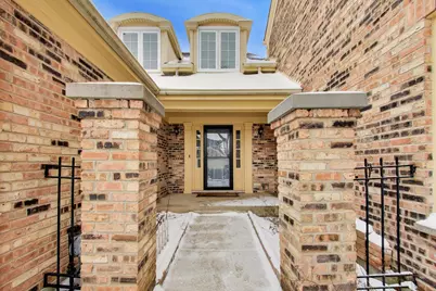 26 The Court Of Island Point, Northbrook, IL 60062 - Photo 1