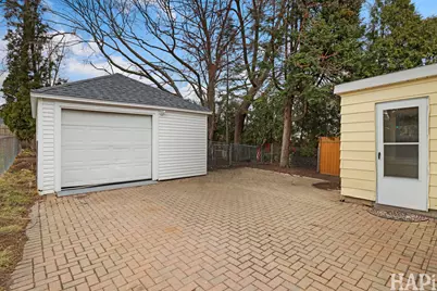 610 S Fulton Avenue, Waukegan, IL 60085 - Photo 21