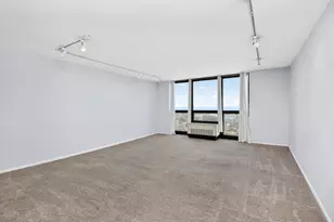 2500 N Lakeview Ave, Chicago, IL 60614 - Photo 3