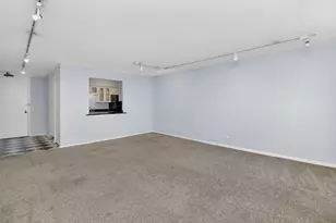 2500 N Lakeview Ave, Chicago, IL 60614 - Photo 5