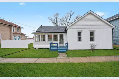 205 E Taylor Street, Grant Park, IL 60940 - Photo 1