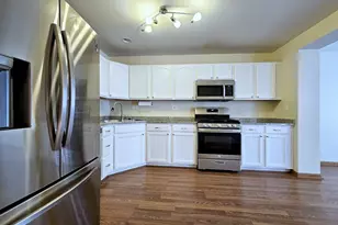 2738 Borkshire Ln, Aurora, IL 60502 - Photo 17