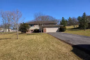 5N087 Mary Ct, Saint Charles, IL 60175 - Photo 1