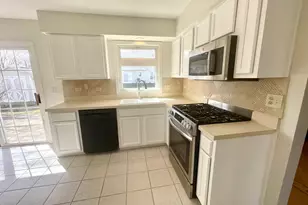 1439 Blue Heron Dr, Crystal Lake, IL 60014 - Photo 11