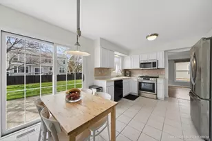 1439 Blue Heron Dr, Crystal Lake, IL 60014 - Photo 7