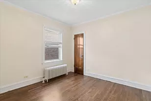 5546 N Austin Ave, Chicago, IL 60630 - Photo 23