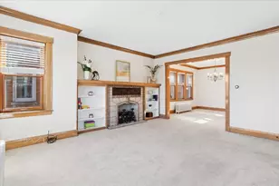 5546 N Austin Ave, Chicago, IL 60630 - Photo 15