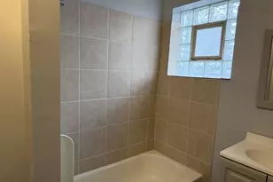 10800 S Hoxie Ave, Chicago, IL 60617 - Photo 7