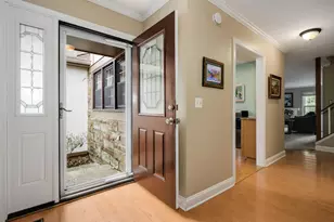 [Address not provided], Wheaton, IL 60187 - Photo 3