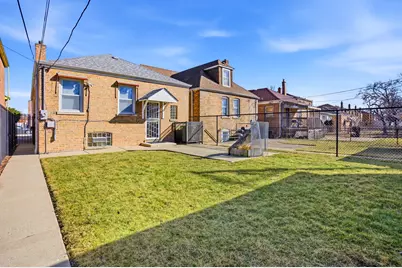 10424 S Forest Avenue, Chicago, IL 60628 - Photo 21