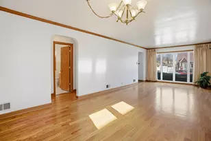 10424 S Forest Ave, Chicago, IL 60628 - Photo 3