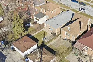 10424 S Forest Ave, Chicago, IL 60628 - Photo 25