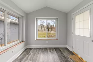 916 Barber Ln, Joliet, IL 60435 - Photo 9