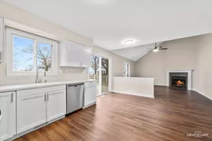 162 N Canyon Dr, Bolingbrook, IL 60490 - Photo 7