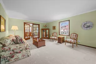 77 Bluebird Ln, Naperville, IL 60565 - Photo 5