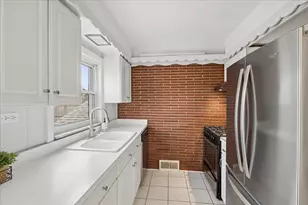 1249 Highridge Pkwy, Westchester, IL 60154 - Photo 7