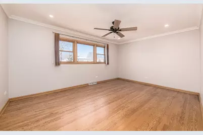 8332 N Knight Avenue, Niles, IL 60714 - Photo 19